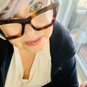 Meet your Posher, Renee